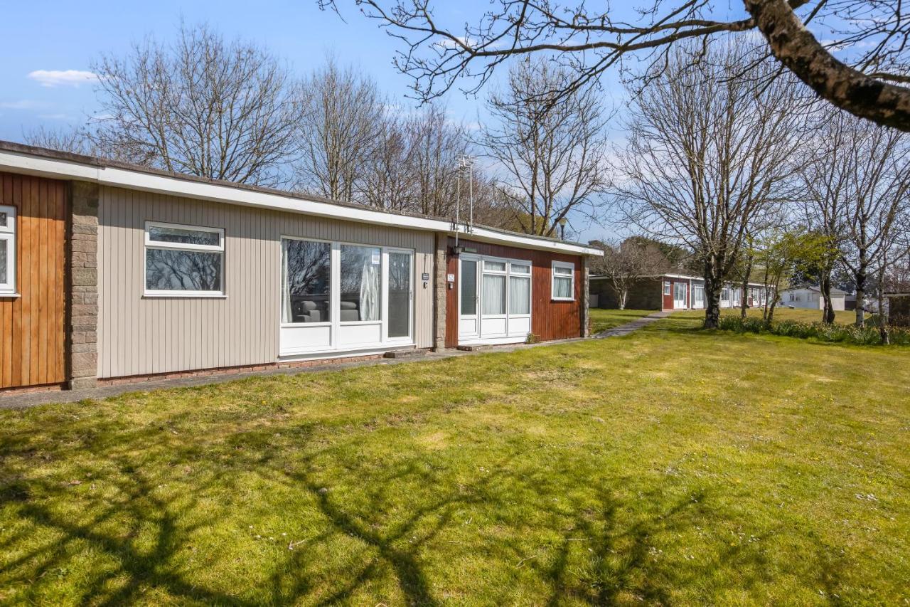51 Norton Park * Dartmouth